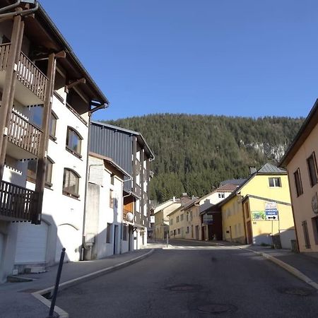 Appartement au cœur du village avec parking privé Mijoux Exterior foto