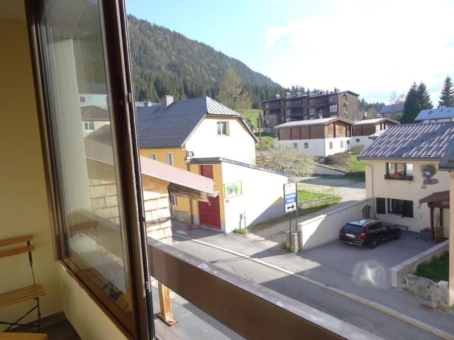 Appartement au cœur du village avec parking privé Mijoux Exterior foto